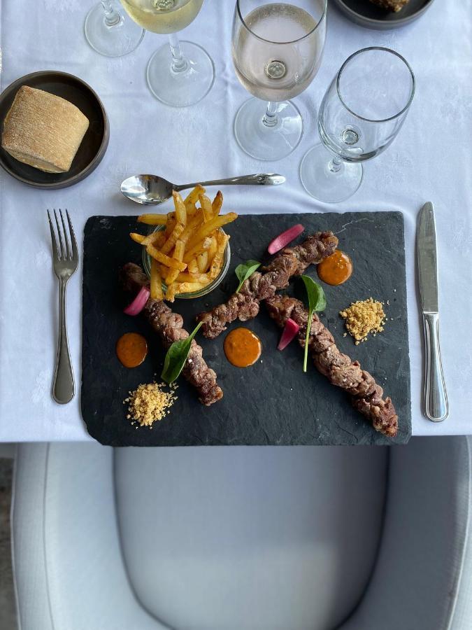Hotel Platanes - Kb Hotel Group Etauliers Екстериор снимка