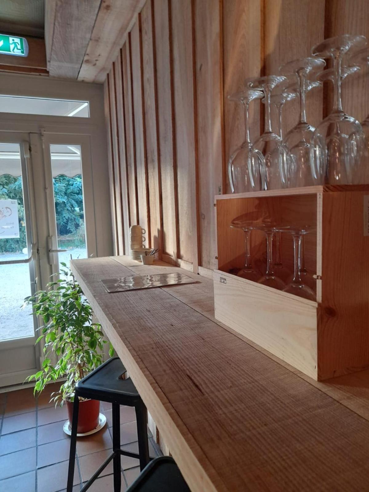 Hotel Platanes - Kb Hotel Group Etauliers Екстериор снимка