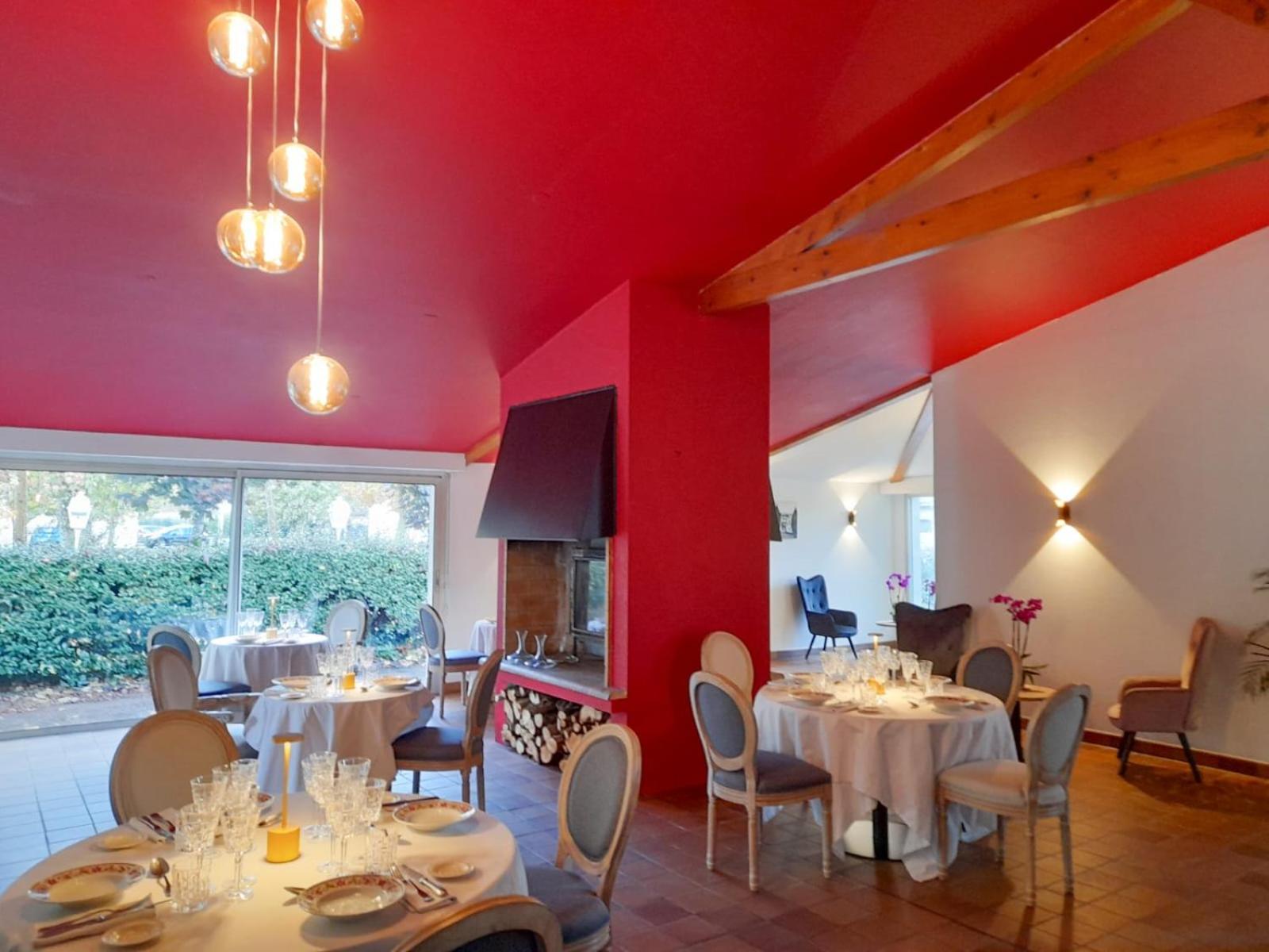 Hotel Platanes - Kb Hotel Group Etauliers Екстериор снимка