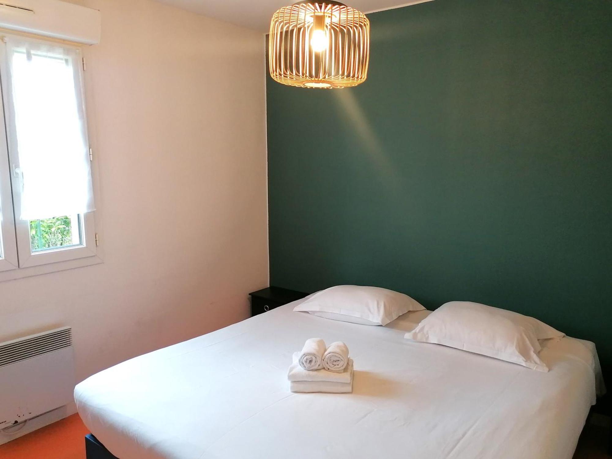 Hotel Platanes - Kb Hotel Group Etauliers Екстериор снимка