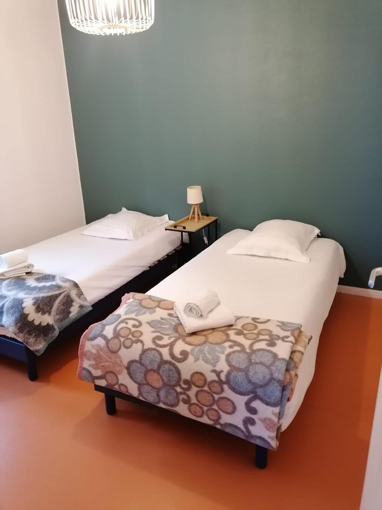 Hotel Platanes - Kb Hotel Group Etauliers Екстериор снимка